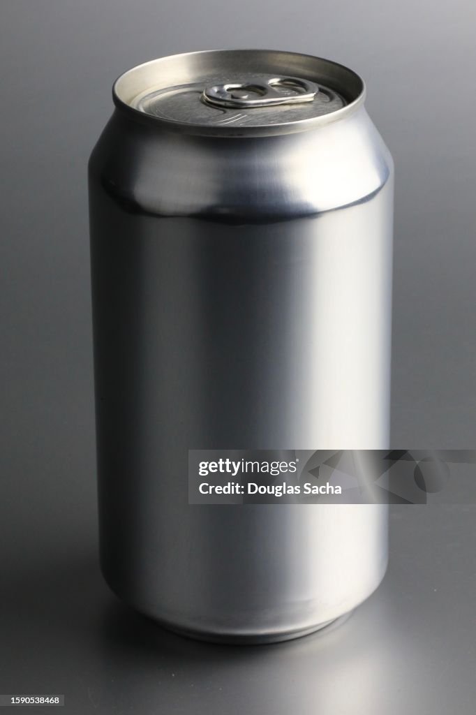 Aluminum beverage can with easy open lid