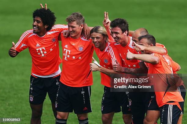Dante, Bastian Schweinsteiger, Anatoliy Tymoshchuk, Mario Mandzukic, Arjen Robben and Xherdan Shaqiri pose during a Bayern Muenchen training session...