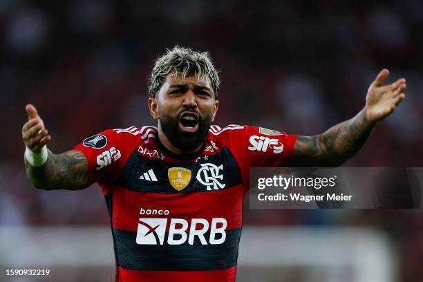 Gabriel Barbosa of Flamengo celebrates after the team's first goal during the Copa CONMEBOL Libertadores round of 16 first leg match between Flamengo...