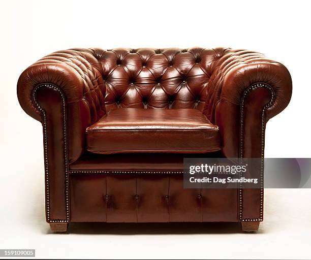 old leather chair white background - cnglsti75 leather chair frontal stock pictures, royalty-free photos & images