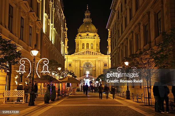 budapest - chrismas mood by the basilica - budapest basilica stock pictures, royalty-free photos & images