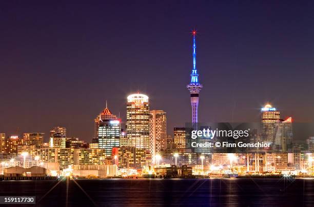 auckland skyline - new zealand night stock pictures, royalty-free photos & images