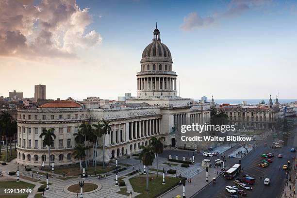 cuba, havana, havana vieja - capitolio fotografías e imágenes de stock