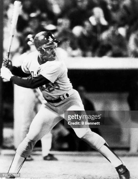 Vincent "Bo" Jackson of the Auburn Tigers bats during an NCAA game circa 1983.