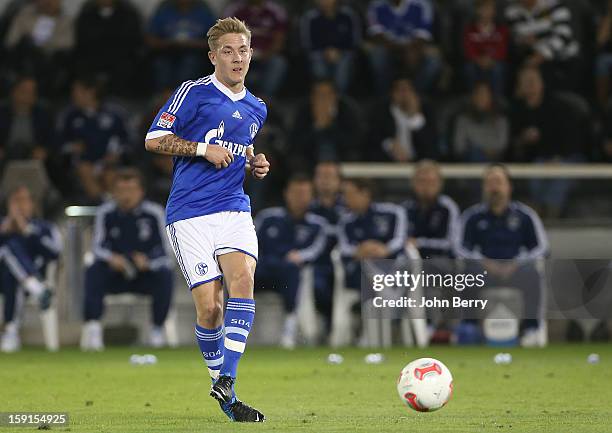 Lewis Holtby of Schalke 04 in action during the friendly game between FC Bayern Munich and FC Schalke 04 at the Al-Sadd Sports Club Stadium on...