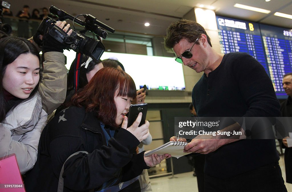 Tom Cruise Arrives In South Korea