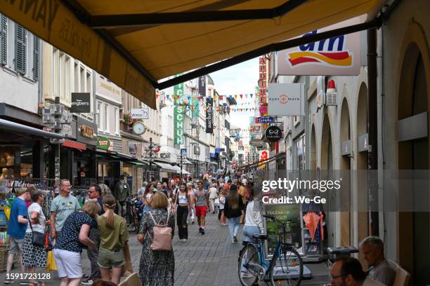shopping street (mannheimer strasse / kreuzstrasse) in bad kreuznach, rhineland-palatinate. - pedestrian zone stock pictures, royalty-free photos & images