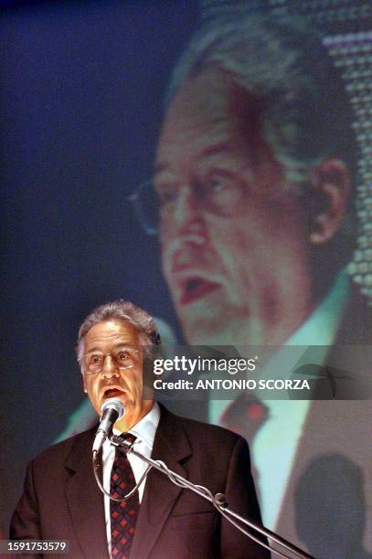 President of Brazil Fernando Henrique Cardoso delivers a speech at the opening of the 53rd World Newspaper Congress 13 June, 2000 in Rio de Janeiro,...