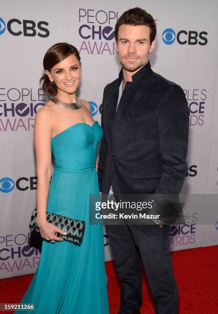Rachael Leigh Cook and Daniel Gillies attends the 2013 People's Choice Awards at Nokia Theatre L.A. Live on January 9, 2013 in Los Angeles,...
