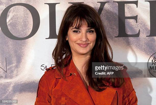 Spanish actress Penelope Cruz poses during the photocall of the film "Volver a Nacer" by Italian film director Sergio Castellitto in Madrid on...