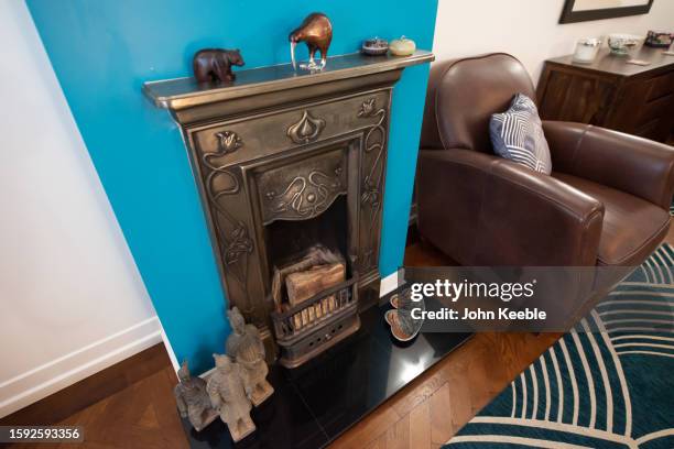 property interiors - heart chair design stock pictures, royalty-free photos & images