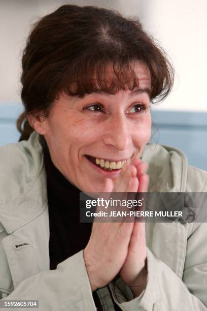 La présidente du mouvement "Ni putes, ni soumises", Fadela Amara donne une conférence de presse, le 30 mars 2005 à Paris, lors du lancement d'un...