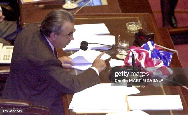 Eduardo Cama addresses Congress in Buenos Aires, Argentina 09 May 2002. Eduardo Cama, presidente de la Camara de Diputados de Argentina, se dirige a...