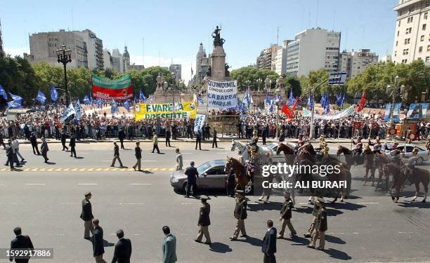 Arentine President Eduardo Duhalde , rides in the procession 01 March in Buenos Aires, Argentina. Duahlde inaugurated the first session of the...