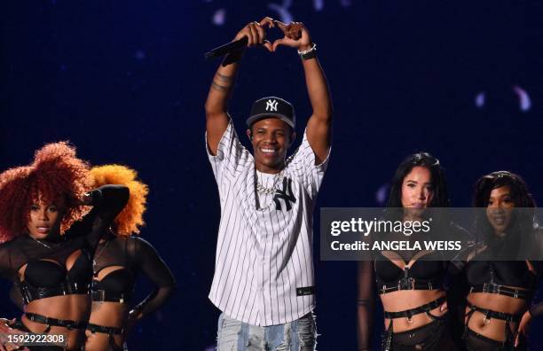 Boogie Concert Rapper Rapper Boogie Photos and Premium High Res Pictures - Getty Images