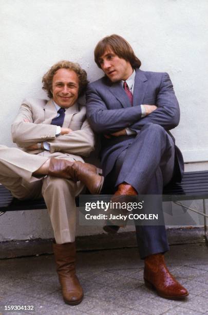 Gerard Depardieu and Pierre Richard on the set of movie 'Les Comperes' directed by Francis Veber in 1983 in France.