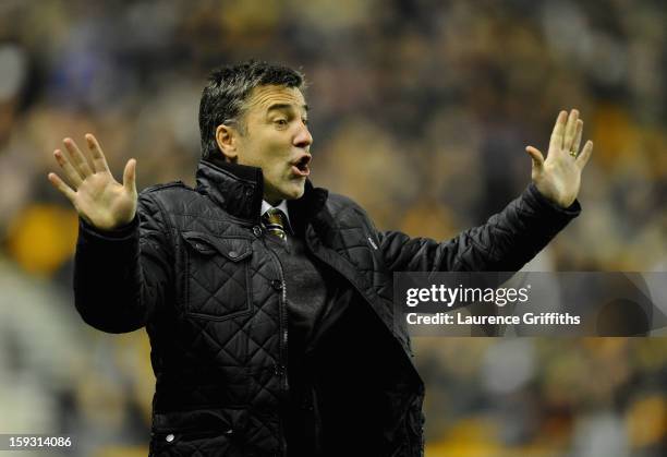 Dean Saunders of Wolverhampton Wanderers gives instructions during the npower Championship match between Wolverhampton Wanderers and Blackburn Rovers...