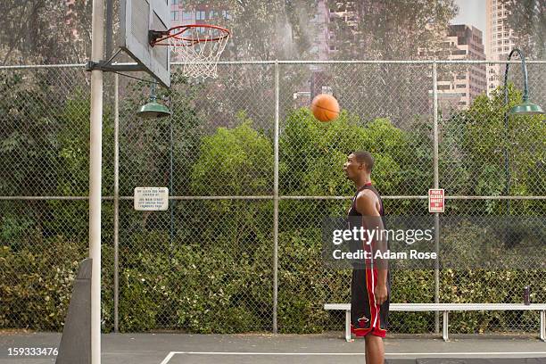 Say Yes to the Messy Dress" - Jessie offers to introduce the kids to NBA All-Star Chris Bosh, who's in town to play one of Luke's favorite local...