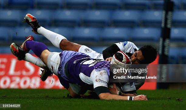 Dan George of London Welsh scores a try during the Amlin Challenge Cup match between London Welsh and I Cavalieri Prato at Kassam Stadium on January...