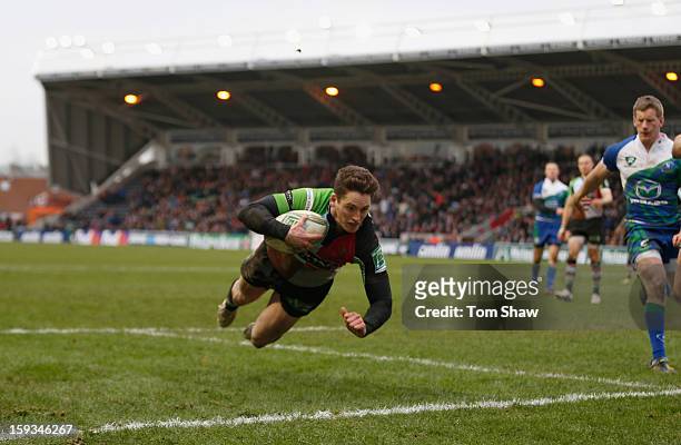 Tom Williams of Quins scores his second try during the Heineken Cup match between Harlequins and Connacht Rugby at Twickenham Stoop on January 12,...