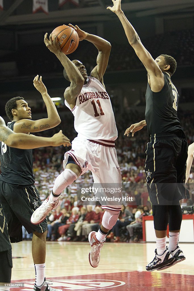 Vanderbilt Commodores v Arkansas Razorbacks