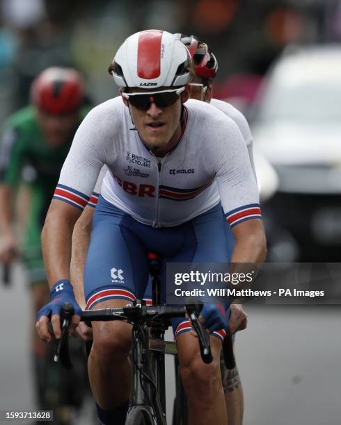 Great Britain's Stephen Bate with pilot Christopher Latham in action in the Men's B Road Race during day nine of the 2023 UCI Cycling World...