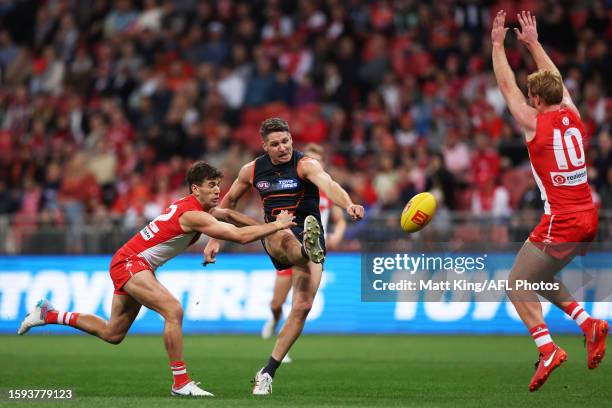 Jesse Hogan of the Giants kicks during the round 21 AFL match between Greater Western Sydney Giants and Sydney Swans at GIANTS Stadium, on August 05...