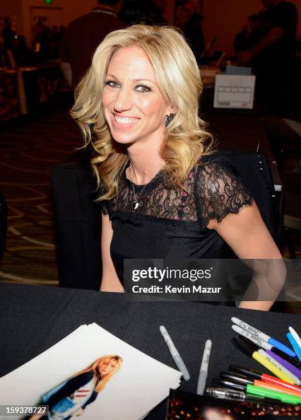 Deborah Gibson At The Hollywood Show Deborah Gibson At The Hollywood Show