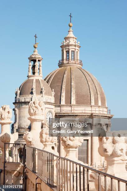 rooftops and cathedral of catania, sicily - catania sicily fotografías e imágenes de stock