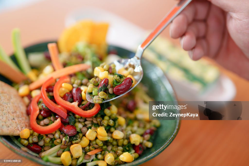 Mixed grain salad with green beans
