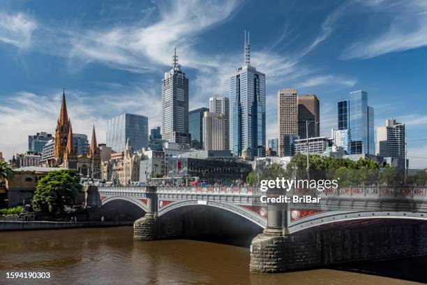 melbourne and yarra river cityscape - melbourne australien bildbanksfoton och bilder