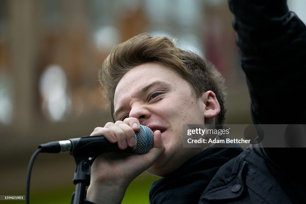 Conor Maynard Visits The Mall Of America