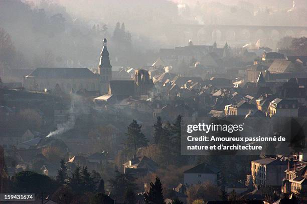 brumes sur sarlat (24) - sarlat stock pictures, royalty-free photos & images