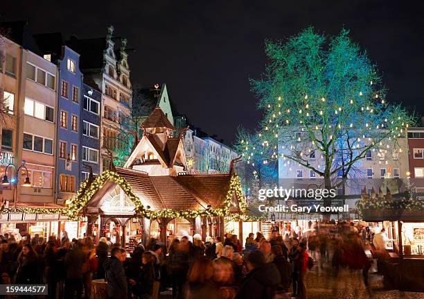 alter market christmas market at night - keulen stockfoto's en -beelden
