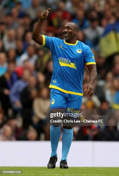 Jimmy Floyd Hasselbaink of the Blue Team reacts during the Game4Ukraine charity match at Stamford Bridge at Stamford Bridge on August 05, 2023 in...