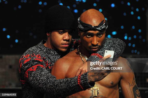 Chip Rapper Body Tupac Figure Fotografías e imágenes de stock - Getty Images