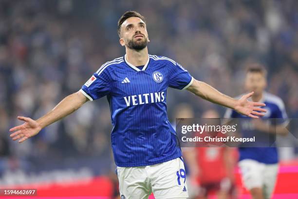 Kenan Karaman of Schalke celebrates the second goal during the Second Bundesliga match between FC Schalke 04 and 1. FC Kaiserslautern at Veltins...