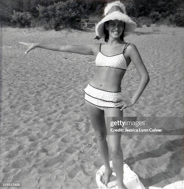 vintage polka dot bikini babe - 1960s woman stock pictures, royalty-free photos & images