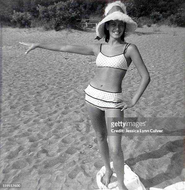 vintage polka dot bikini babe - 1966 bildbanksfoton och bilder