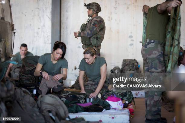 Operation "Serval" of the French army in Mali to fight against Islamist terrorists, on the basis of the Malian Air Force at Bamako the French...