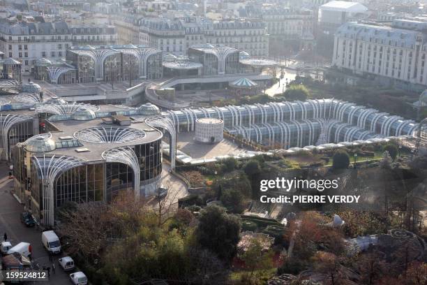 Photo prise le 27 novembre 2007 depuis le toit de l'église Saint-Eustache à Paris, du jardin des Halles à Paris. Le premier coup de pioche du...