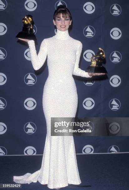 Singer Shania Twain attends the 41st Annual Grammy Awards on February 24, 1999 at the Shrine Auditorium in Los Angeles, California.