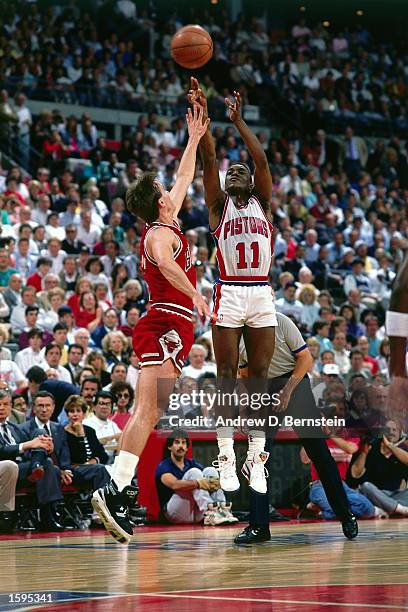 Isiah Thomas of the Detroit Pistons takes a jumper against the Chicago Bulls during the NBA game in Detroit, Michigan. NOTE TO USER: User expressly...