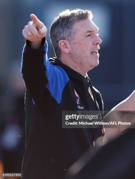 Rohan Smith, Backline Coach of the Bulldogs addresses his players during the 2023 AFL Round 22 match between the Hawthorn Hawks and the Western...