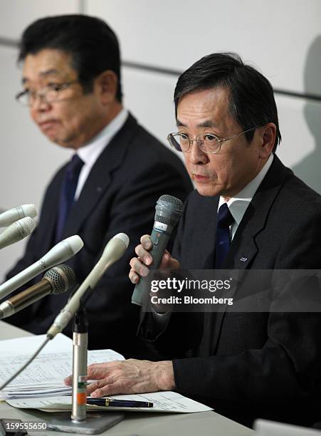 Osamu Shinobe, executive vice president of All Nippon Airways Co. , right, speaks during a news conference in Tokyo, Japan, on Wednesday, Jan. 16,...