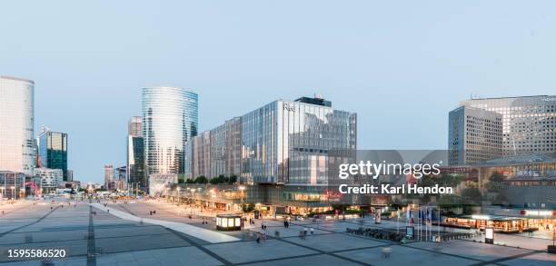 the paris skyline, la defence - france skyline stock pictures, royalty-free photos & images