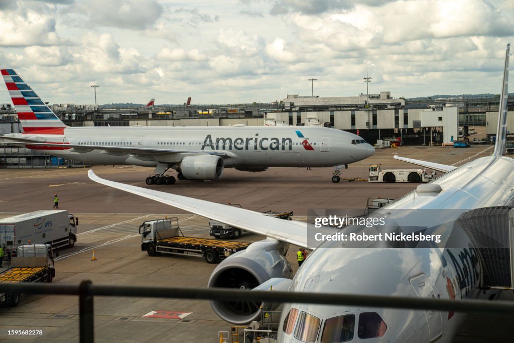 Planses At London Heathrow Airport
