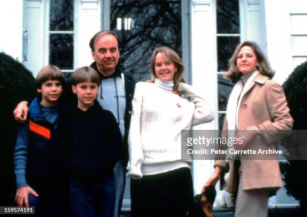 Rupert Murdoch poses with his wife Anna Murdoch and their children Lachlan Murdoch ,James Murdoch and Elisabeth Murdoch at their home in 1989 in New...