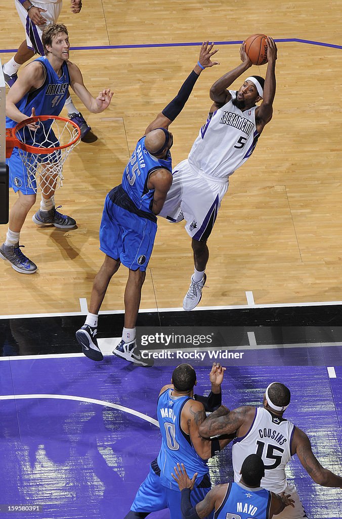 Dallas Mavericks v Sacramento Kings