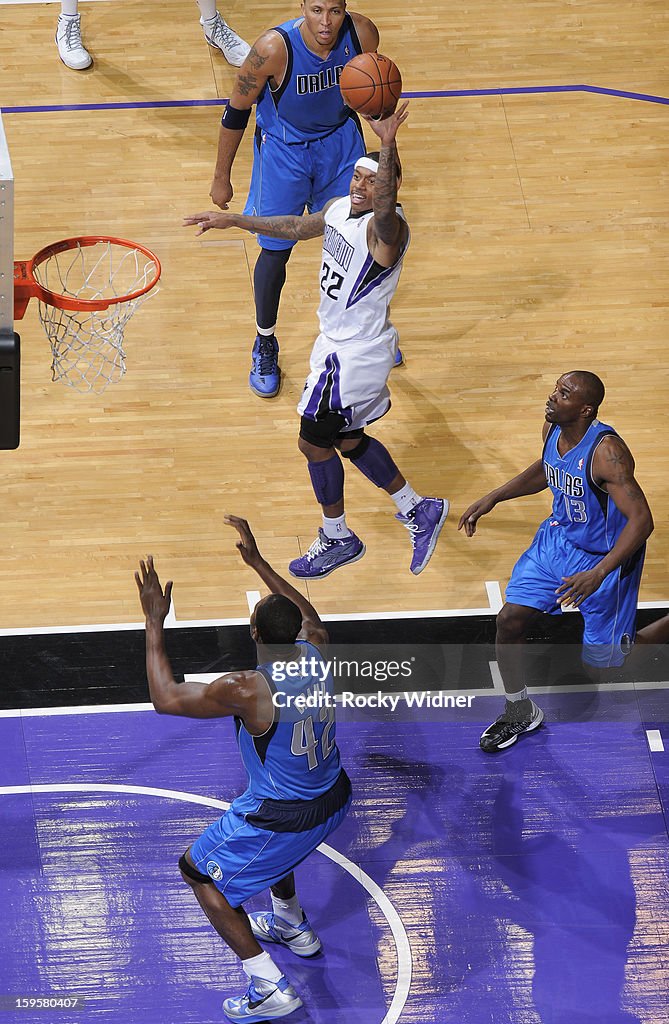 Dallas Mavericks v Sacramento Kings